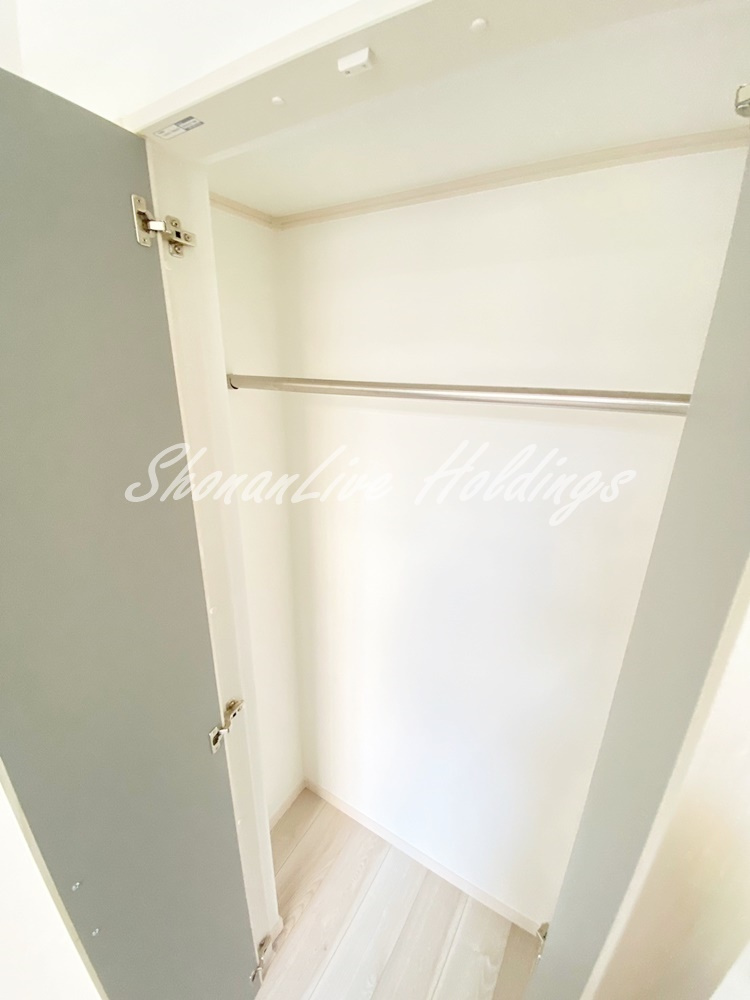 ハーミットクラブハウス衣笠の収納|ポール付きで使い勝手の良いクローゼット♪