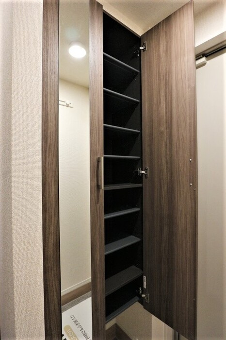 フォーリアAの玄関