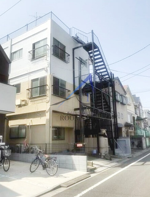 カスタータ高島平の外観