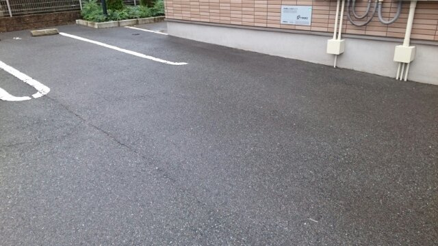 ブライトレジデンスの駐車場