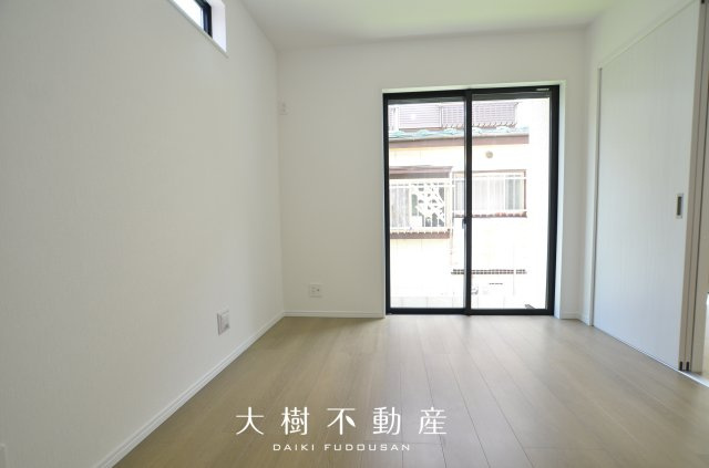 【洋室】 | 座間市栗原中央1丁目　新築戸建て　全2棟【仲介手数料無料】 | 1階　洋室1（5.25帖）
