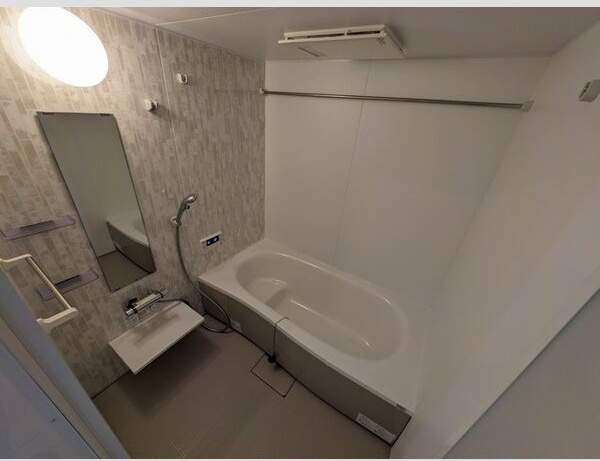 D-ROOM茜部中島　B棟の浴室