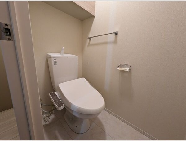 D-ROOM茜部中島　B棟のトイレ