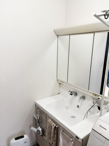 広島市佐伯区八幡5丁目　中古一戸建ての前面道路含む現地写真