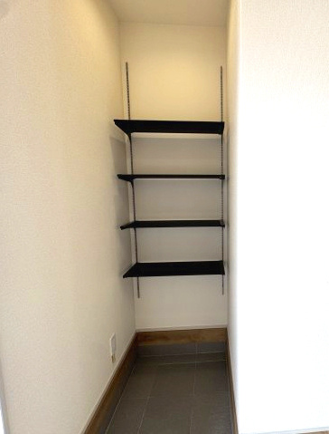 ブルーミングガーデン前橋市龍蔵寺町　2号棟の収納|玄関にはシューズインクロークがあります♪