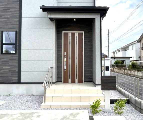ブルーミングガーデン前橋市龍蔵寺町　2号棟の玄関|毎日通る玄関はこちらです