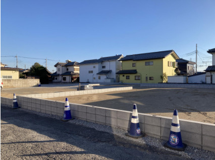 ブルーミングガーデン前橋市龍蔵寺町　2号棟の前面道路含む現地写真|前面道路含む現地写真です