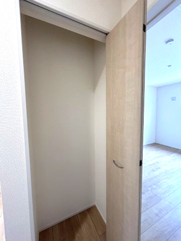 ブルーミングガーデン前橋市龍蔵寺町　2号棟の収納|2階廊下にも収納スペースがあります♪