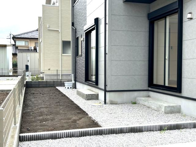 ブルーミングガーデン前橋市龍蔵寺町　2号棟の庭|ちょっとしたガーデニングも楽しめます♪
