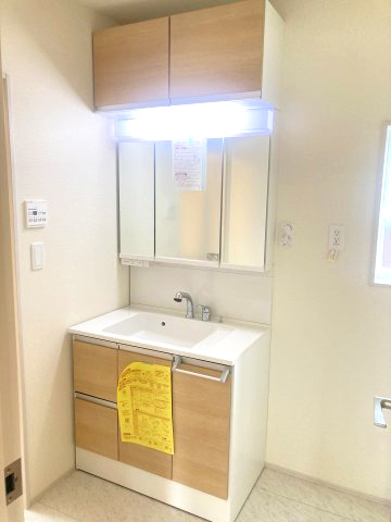 ブルーミングガーデン前橋市龍蔵寺町　2号棟の独立洗面台|独立洗面台あり、毎朝おしゃれに忙しい女性の方におすすめです♪