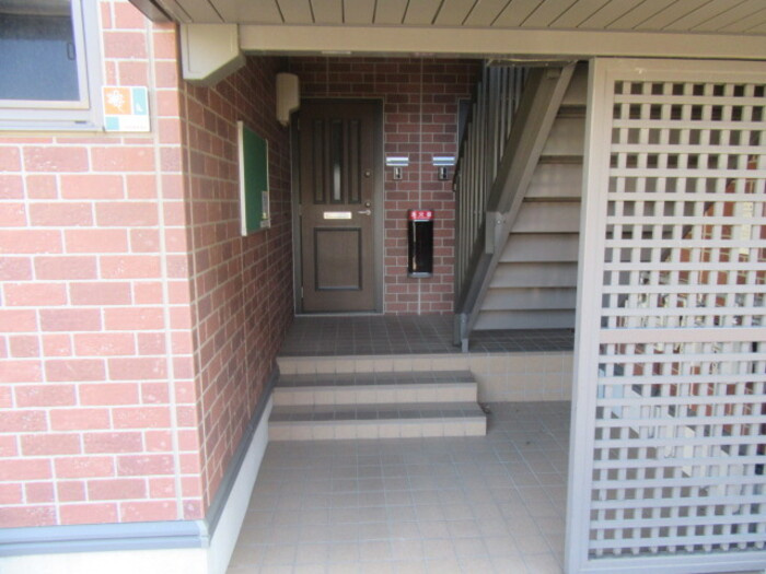 リビングタウン南四ツ居　Ｃのエントランス