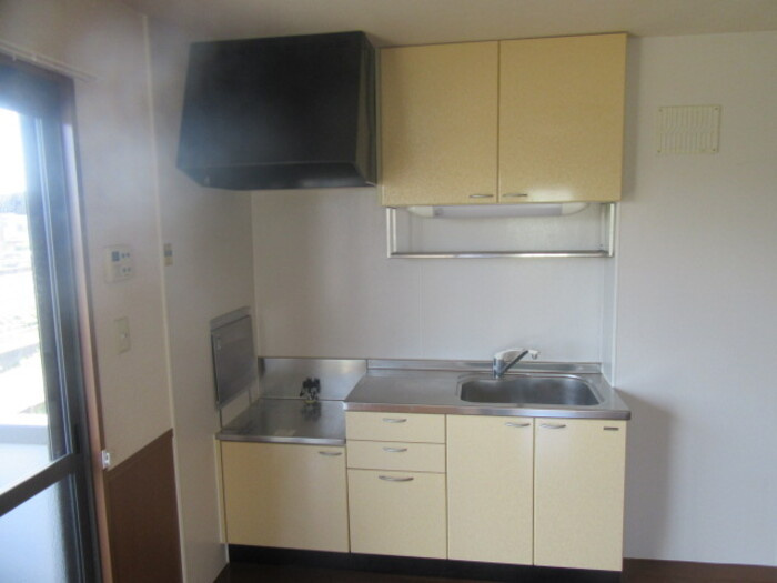 リビングタウン南四ツ居　Ｃのキッチン