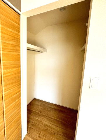 ブルーミングガーデン前橋市龍蔵寺町　1号棟の収納|2階洋室１収納ウォークインクローゼットです♪