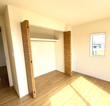 ブルーミングガーデン前橋市龍蔵寺町　1号棟の収納|２階洋室２収納です♪