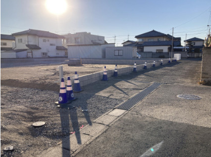 ブルーミングガーデン前橋市龍蔵寺町　1号棟の前面道路含む現地写真|前面道路含む現地写真です