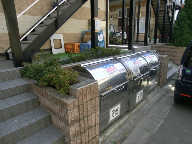 レオパレスジュネスのその他共用部分|敷地内ゴミ置き場あります。