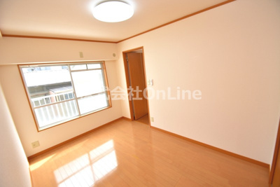 【洋室】 | サンライフ小阪