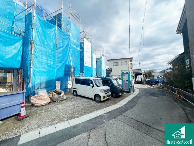 野洲市冨波甲　第3期　新築一戸建ての前面道路含む現地写真|周辺は落ち着いた街並みの住宅地！子育てがしやすい住環境です！まだ未完成ですが、現地でしかわからない事もございます。是非一度ご覧ください。