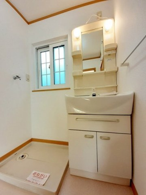【洗面所】 | アクテュエルＹ | 明るい洗面所です