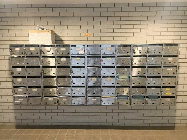 シーサイド平田のその他共用部分|建物内に集合ポストが設置されているため雨の日でも安心♪