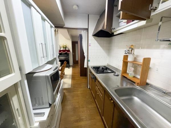 シーサイド平田のキッチン|収納スペースが複数あり整理もしやすいキッチン♪