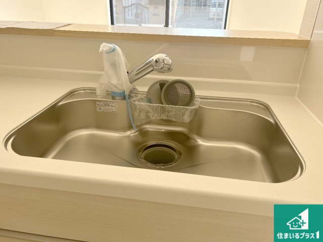 神戸市西区王塚台　第6期　新築一戸建ての設備|蛇口の先端に浄水器を内蔵しています！原水と浄水、お湯と冷水、シャワーの切替えがワンタッチなので用途によって使い分けられます。