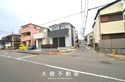 【前面道路含む現地写真】 | 綾瀬市落合南4丁目　新築戸建て　全１棟【仲介手数料無料】