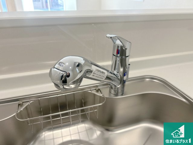 神戸市西区王塚台　第6期　新築一戸建ての設備|浄水器を内蔵！炊飯時、お茶を作る時に安心してお水を使えます！お湯と冷水、浄水と原水、シャワーの切替えもワンタッチです！