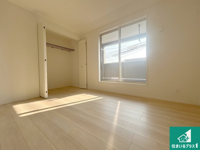 神戸市西区王塚台　第6期　新築一戸建ての洋室|収納スペースが充実しているので子供の成長に合わせてたくさん収納ができます！家族構成に合わせた様々な活用ができる収納！