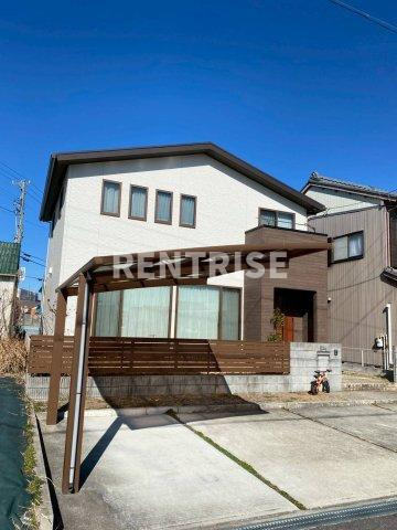 八釼岩塚戸建の居間・リビング