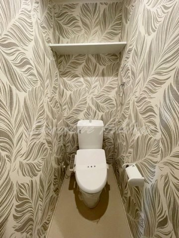 A・R横浜のトイレ|嬉しい温水洗浄便座付き個室トイレ♪