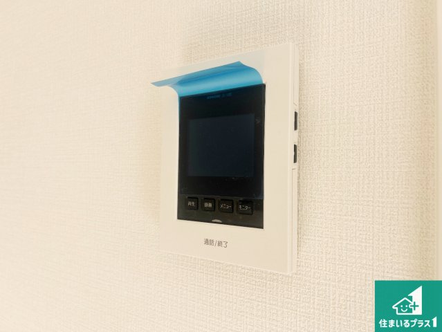 神戸市西区王塚台　第6期　新築一戸建ての防犯設備|カラーモニターインターホン！声だけでなく来訪者の姿や顔がモニターで確認できるので、小さなお子様がいらっしゃるご家庭でも安心できます！