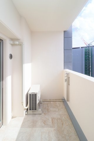 サヴォイ　ラ・シャンス　5階のバルコニー|別号室のものになります。現状優先。