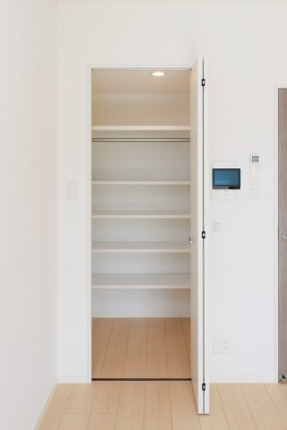サヴォイ　ラ・シャンス　5階の収納|別号室のものになります。現状優先。
