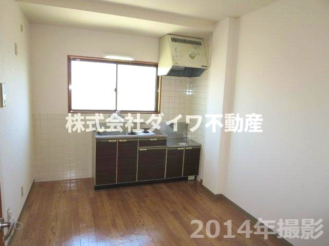 マンションイレブンの居間・リビング|DK