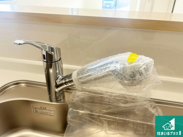 神戸市西区王塚台　第6期　新築一戸建ての設備|浄水器を内蔵！炊飯時、お茶を作る時に安心してお水を使えます！お湯と冷水、浄水と原水、シャワーの切替えもワンタッチです！