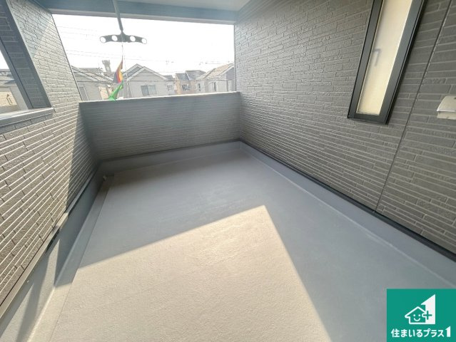 神戸市西区王塚台　第6期　新築一戸建てのバルコニー|ワイドバルコニーは洗濯物を干すスペースが広いのでご家族が多くても安心！