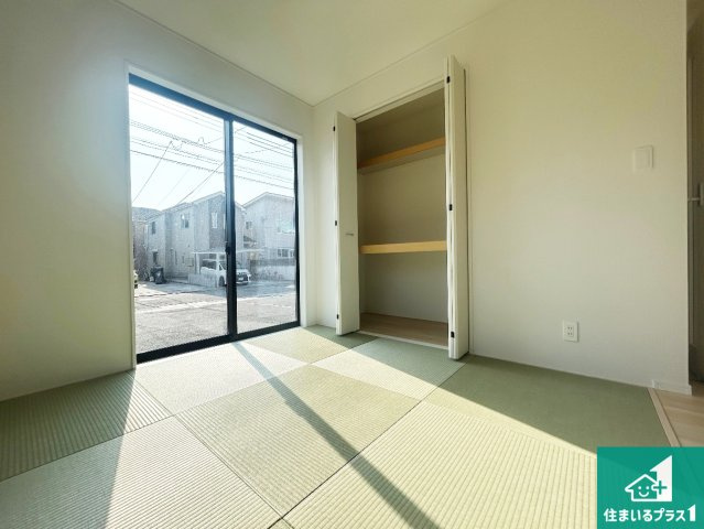 神戸市西区王塚台　第6期　新築一戸建ての和室|一室あると便利な和室は客間としてだけでなく、小さなお子様のプレイルームや食後のくつろぎスペースとしてもご利用いただけます。収納もついていますので大活躍間違いなし！