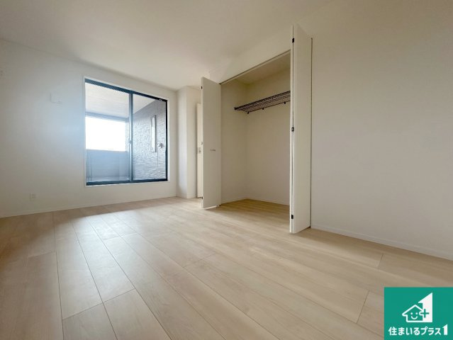 神戸市西区王塚台　第6期　新築一戸建ての洋室|収納スペースが充実しているので子供の成長に合わせてたくさん収納ができます！家族構成に合わせた様々な活用ができる収納！