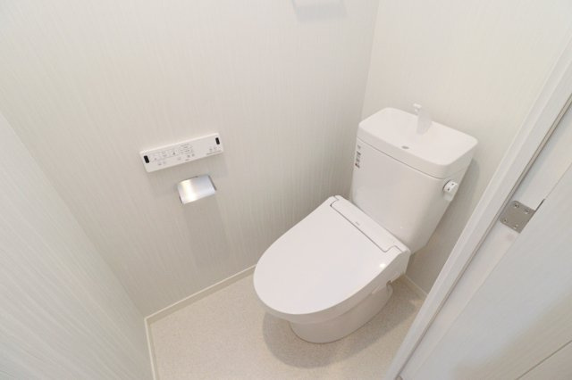 サヴォイ　ラ・シャンス　6階のトイレ|別号室のものになります。現状優先。