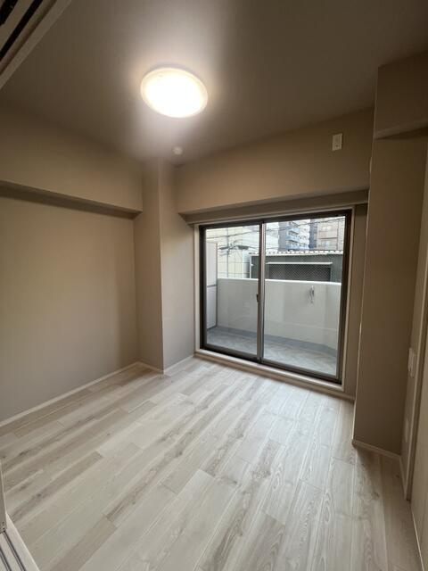 リリーフォート板橋大山の洋室|明るく落ち着く洋室。ベッド配置もしやすい空間 