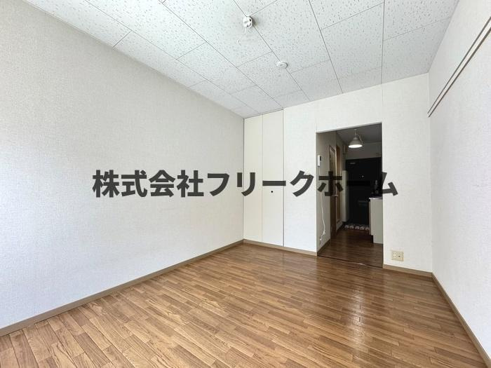 武蔵野市吉祥寺北町１丁目のアパートの居間・リビング