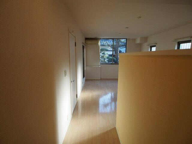 Ｒｏｃｈｅ　Ｓ．Ｇａｉｅｎの居間・リビング|家具配置がしやすい整形タイプ。暮らしの想像が膨らみます。