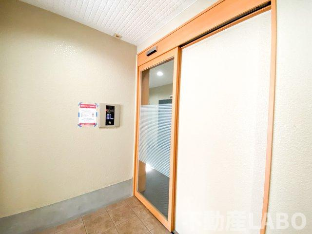 メゾンマルコの玄関