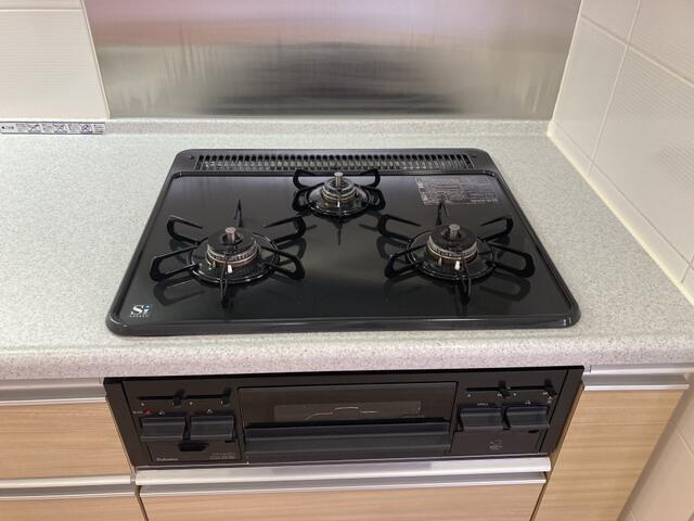 ルピナス高輪のキッチン|コンパクトなキッチンで掃除もラクラク