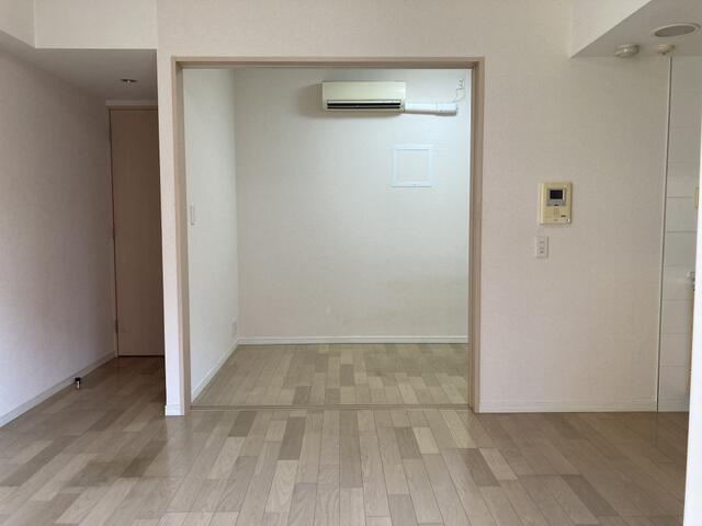 ルピナス高輪の居間・リビング| 開放感あるリビング。家具配置もしやすい形