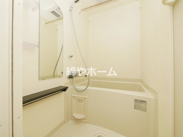 ファステート難波WESTディオンの浴室|コンパクトで使いやすいお風呂です