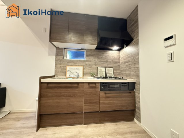 明石市二見町西二見　新築戸建　のキッチン|【ホームページに現地動画掲載中】●年中無休：当日予約可●収納力豊富！壁付けでLDK広くご使用可