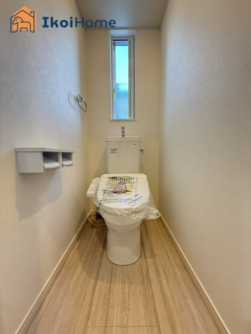 明石市二見町西二見　新築戸建　の浴室|【ホームページに現地動画掲載中】●年中無休：当日予約可●小窓ございますので通気・換気良好です。