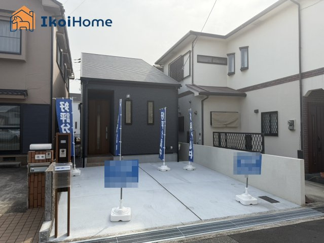 明石市二見町西二見　新築戸建　の居間・リビング|【ホームページに現地動画掲載中】●年中無休：当日予約可●1階LDK11.2帖で吹抜けがあり開放的！